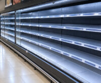 Banchi frigo svuotati in un supermercato francese dopo l'attacco hacker che ha portato la temperatura dei refrigeratori a 50 gradi